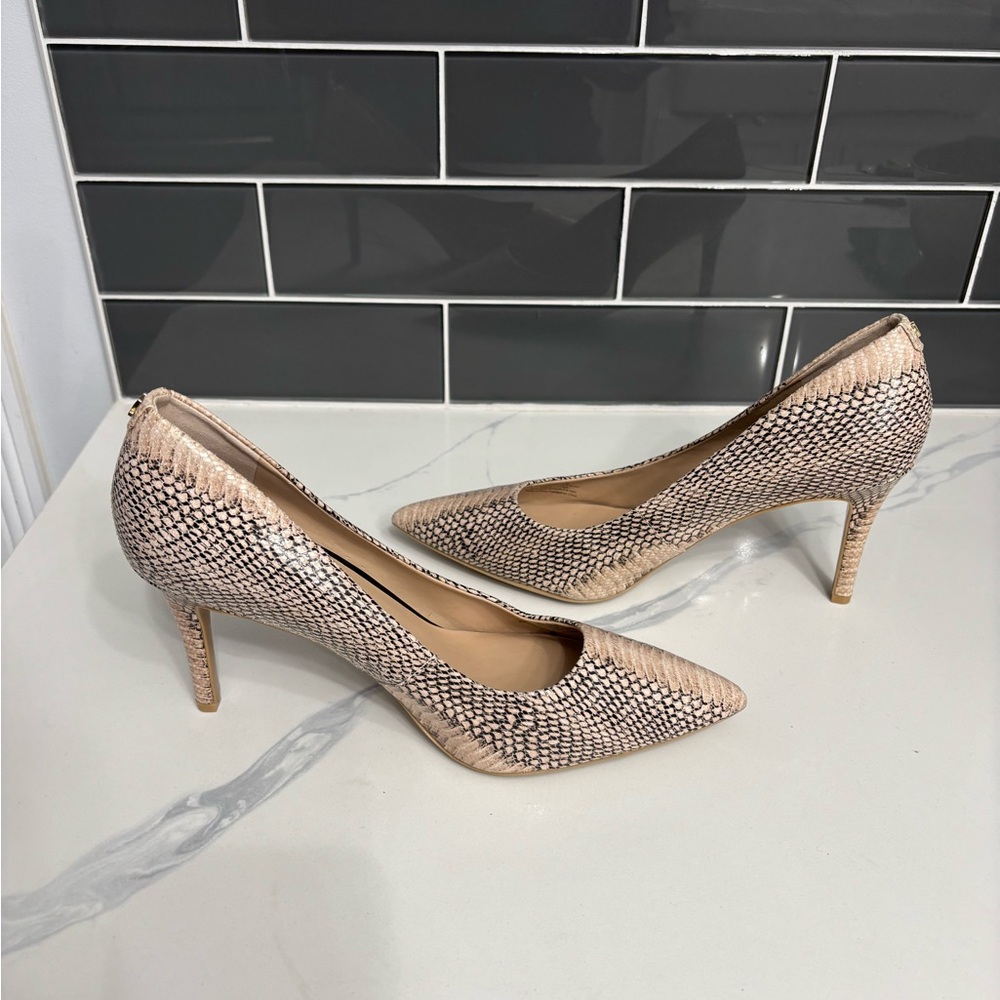 Karl Lagerfeld Paris Leather Upper Beige Snakeskin Pattern Heels Size 10 New